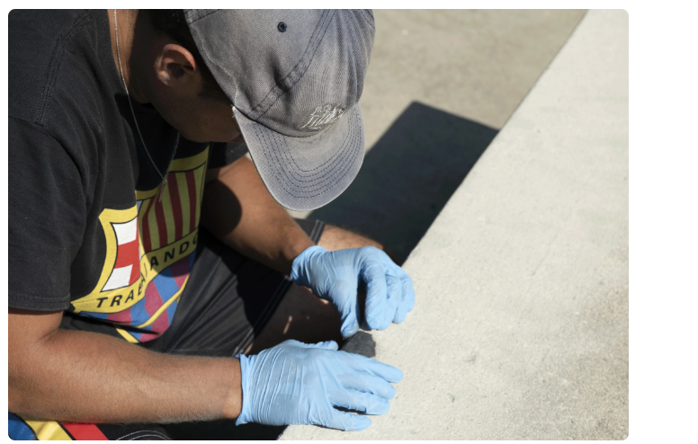 Trabajando Ledge Medic Cold Weld Curb Repair