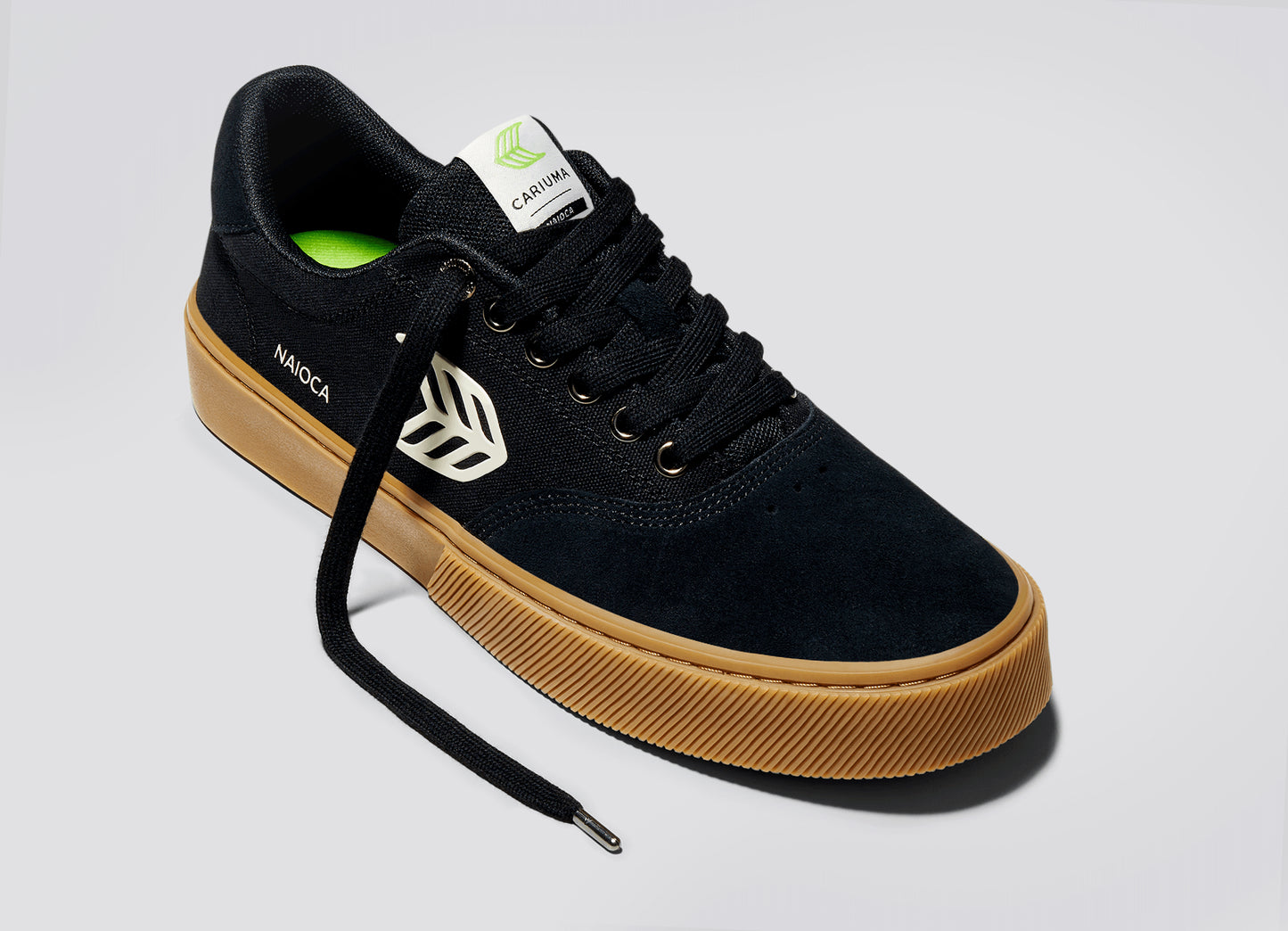 cariuma naioca pro shoe gum black ivory