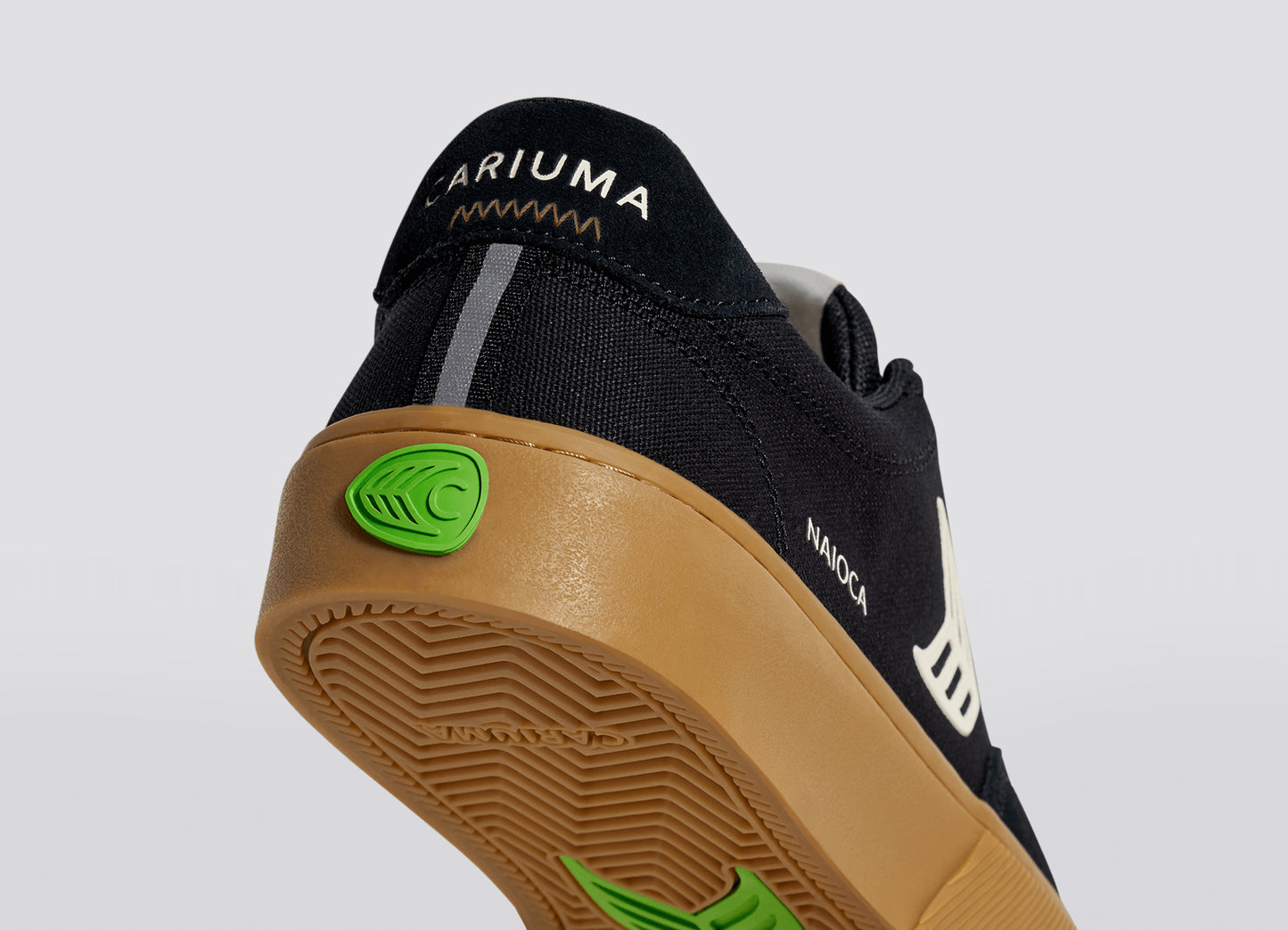 cariuma naioca pro shoe gum black ivory
