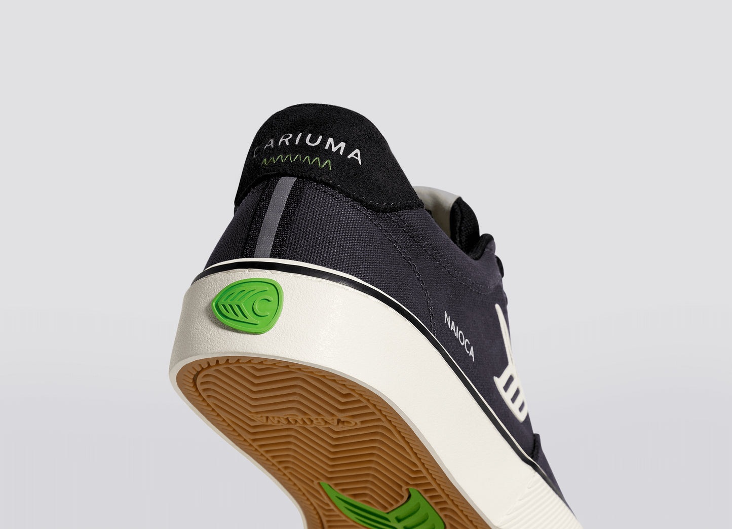 cariuma naioca pro shoe jet black dark grey