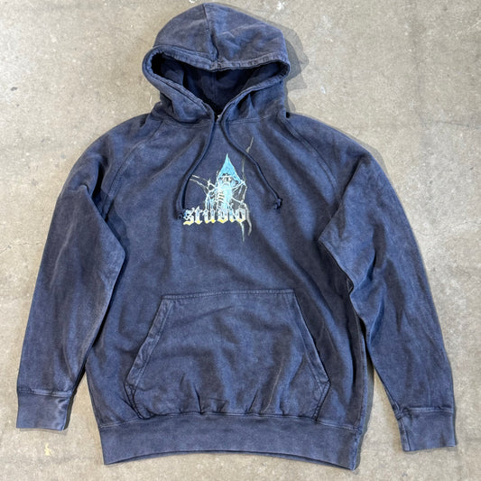 studio wizard hoodie vintage black