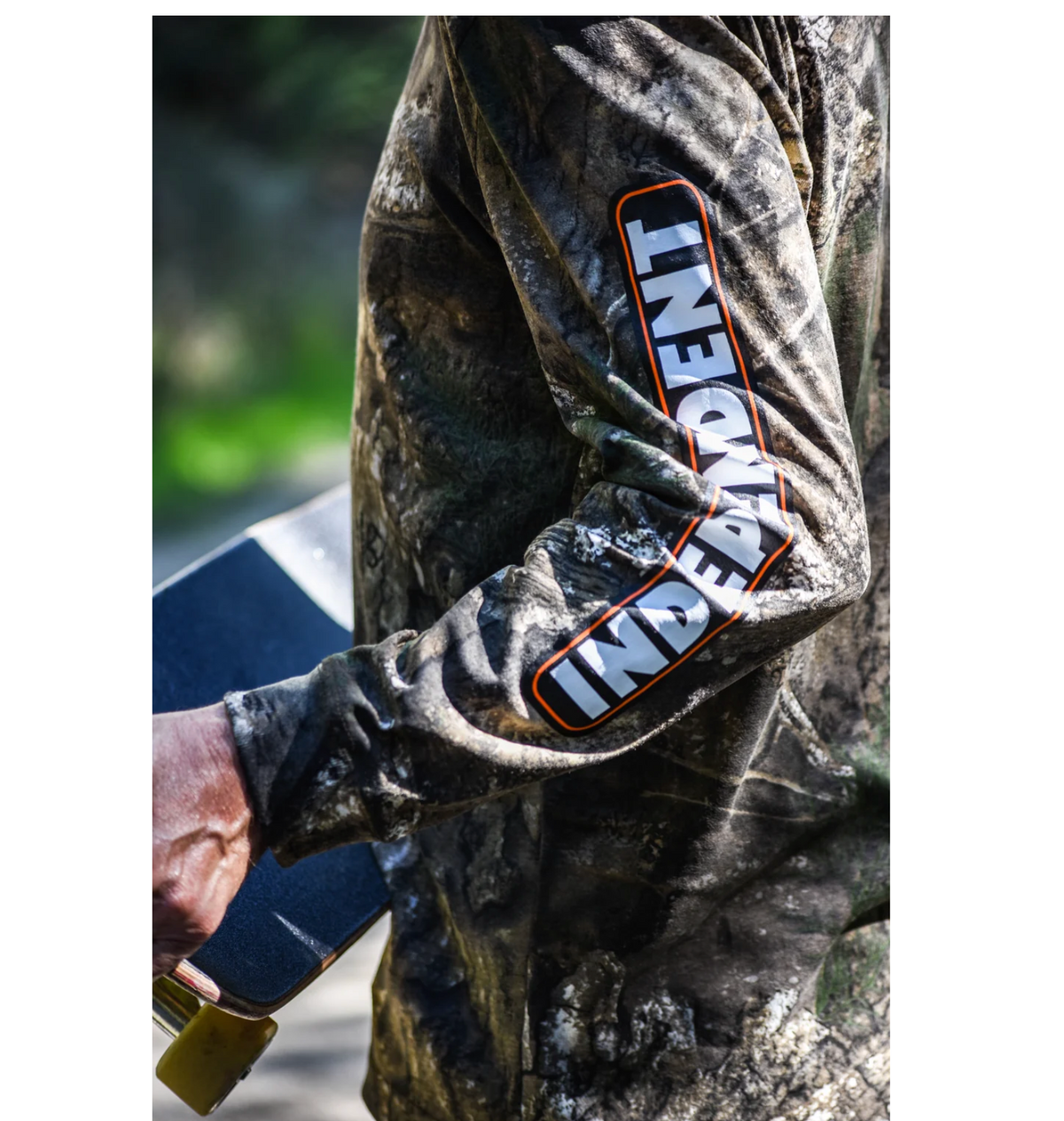 Independent Bar Logo L/S Midweight T-Shirt Realtree APX Mens L