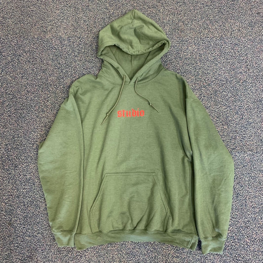 studio logo pullover hoodie military green