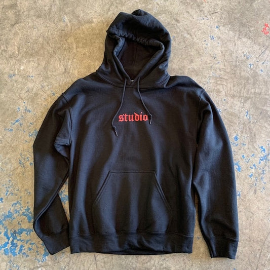studio logo pullover hoodie black